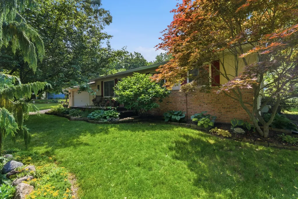 2452 Moore Place Oceola Township MI 48843