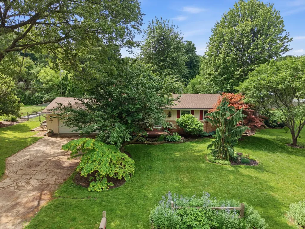 2452 Moore Place Oceola Township MI 48843