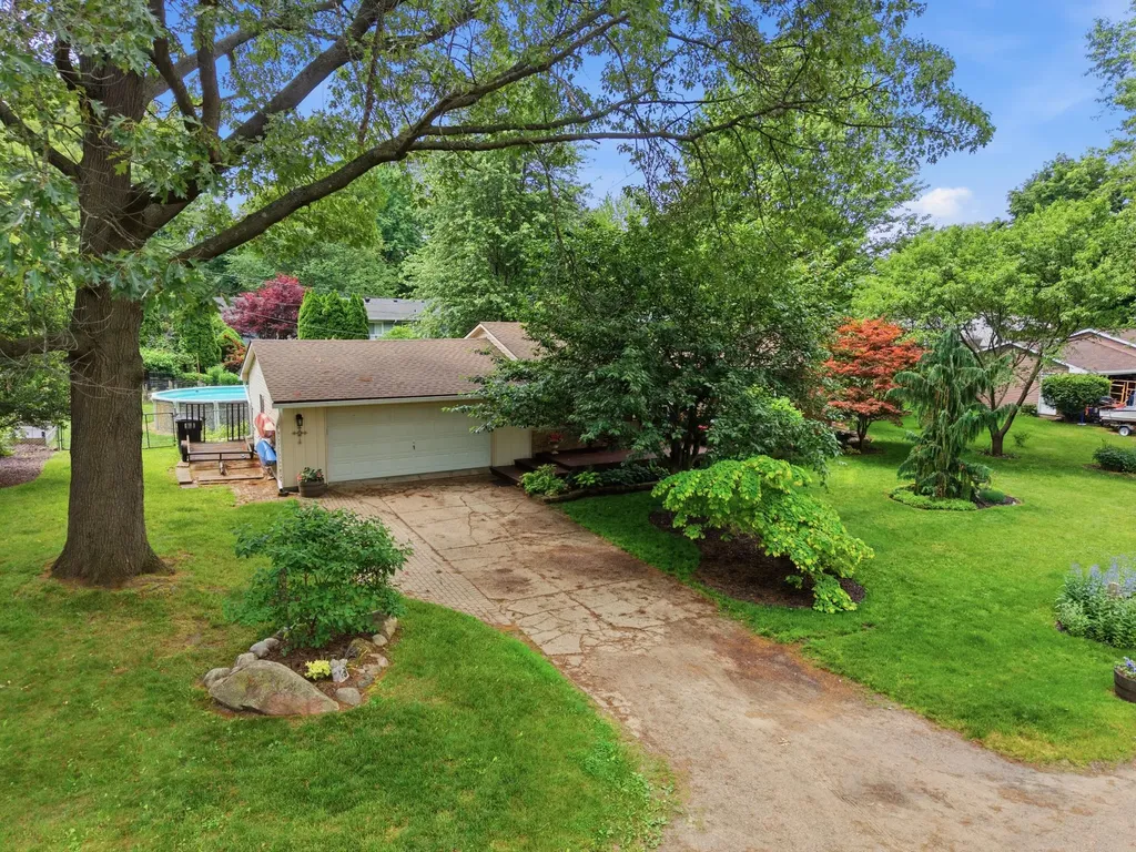 2452 Moore Place Oceola Township MI 48843