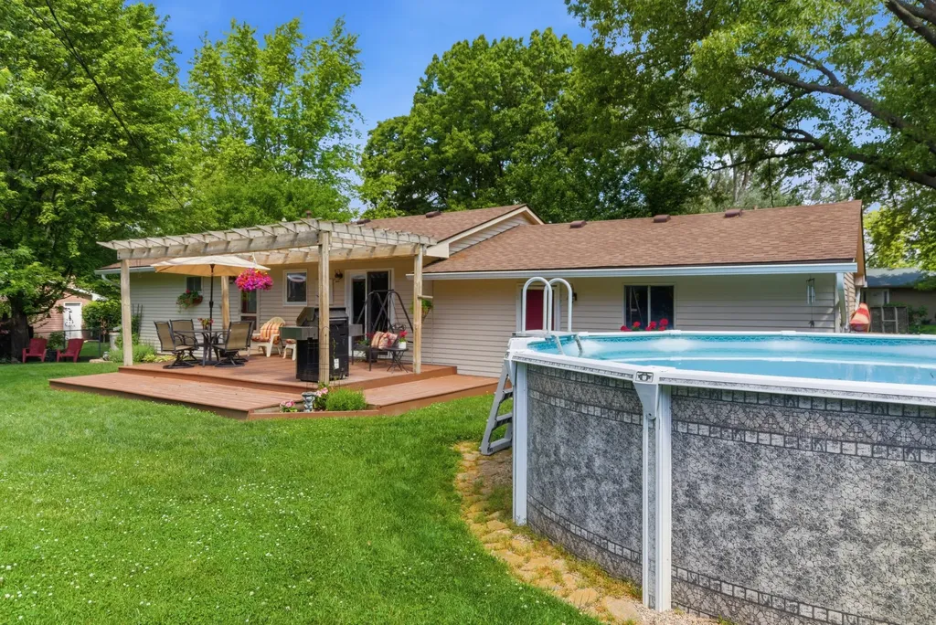 2452 Moore Place Oceola Township MI 48843