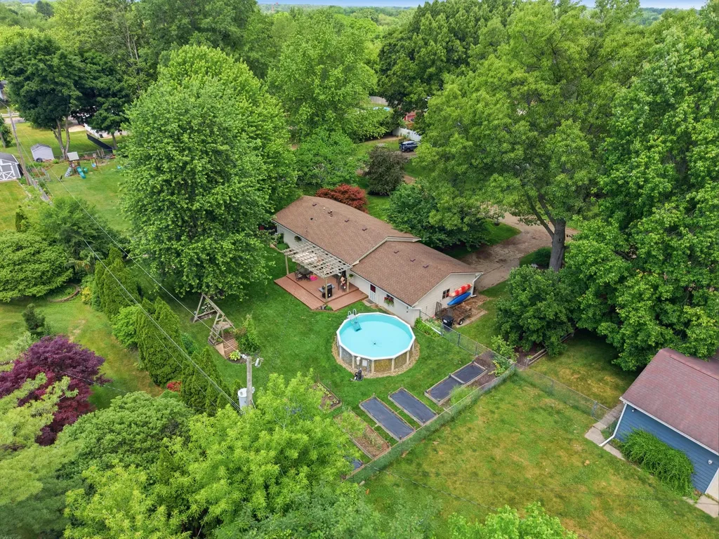 2452 Moore Place Oceola Township MI 48843