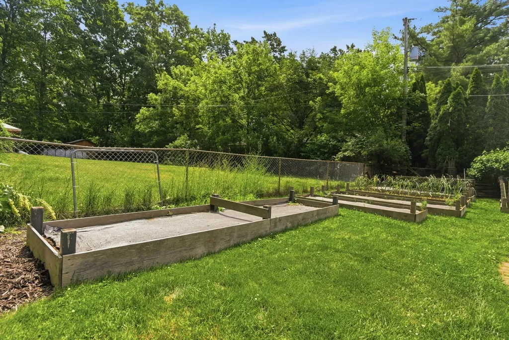 2452 Moore Place Oceola Township MI 48843
