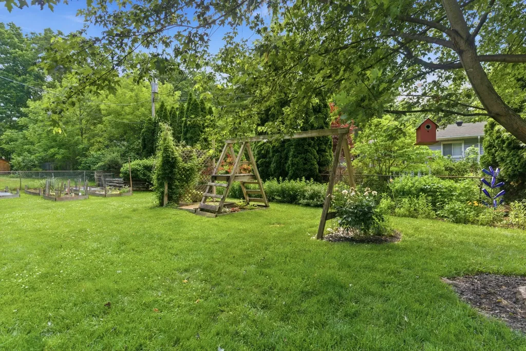 2452 Moore Place Oceola Township MI 48843