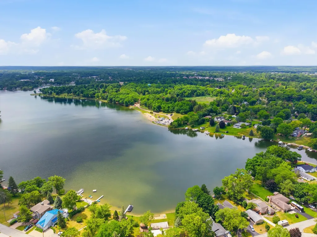 2452 Moore Place Oceola Township MI 48843