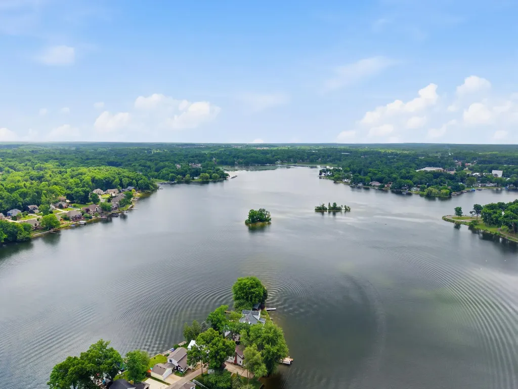 2452 Moore Place Oceola Township MI 48843