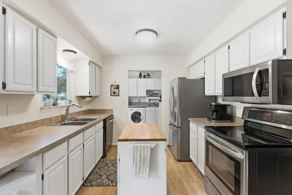 2452 Moore Place Oceola Township MI 48843