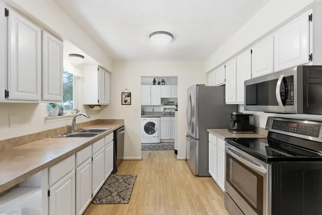 2452 Moore Place Oceola Township MI 48843