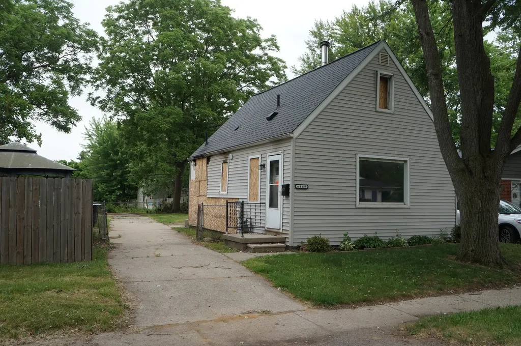 6469 Elm Street Taylor City MI 48180