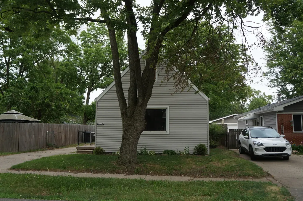 6469 Elm Street Taylor City MI 48180