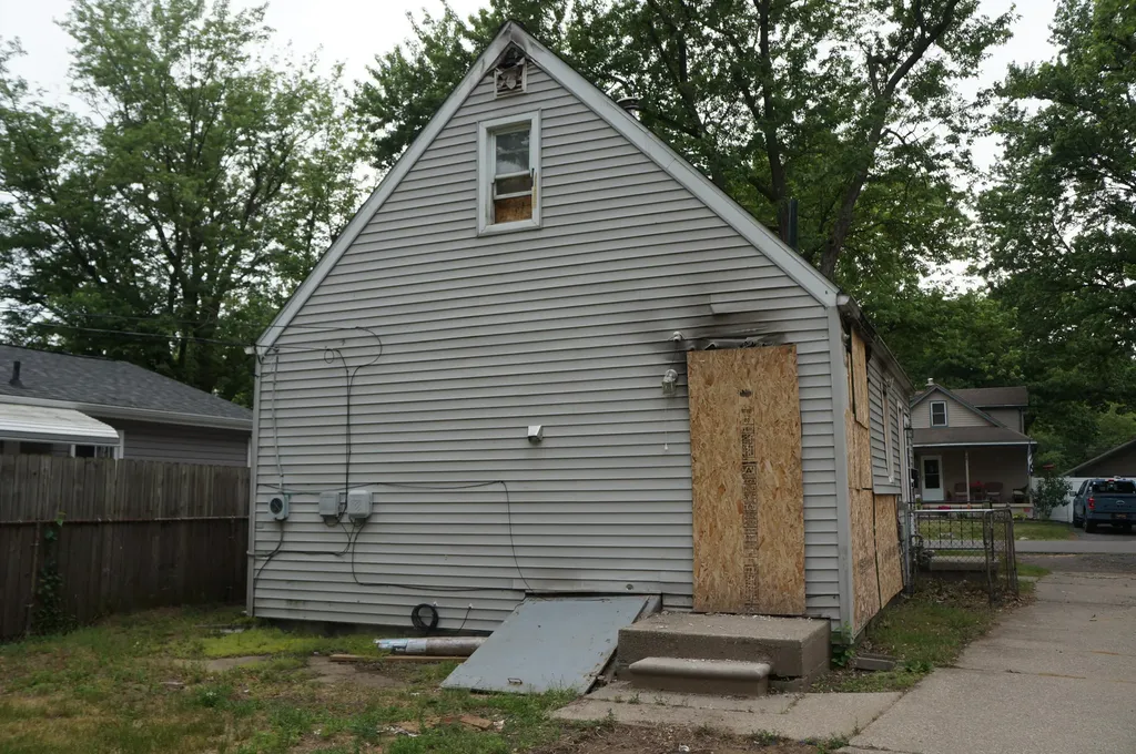 6469 Elm Street Taylor City MI 48180
