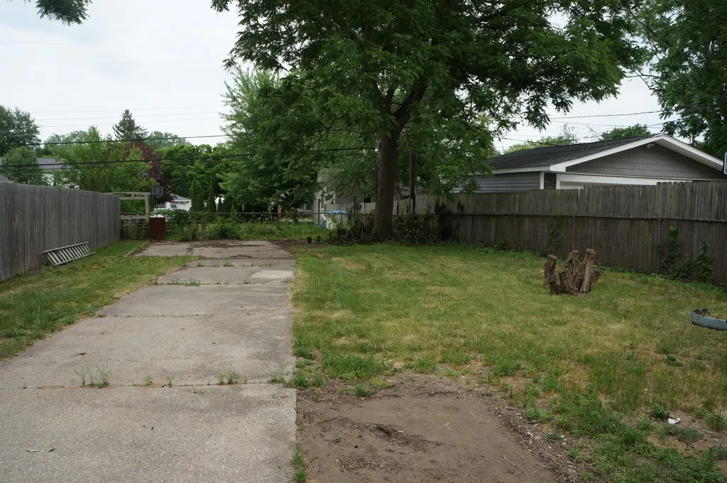 6469 Elm Street Taylor City MI 48180