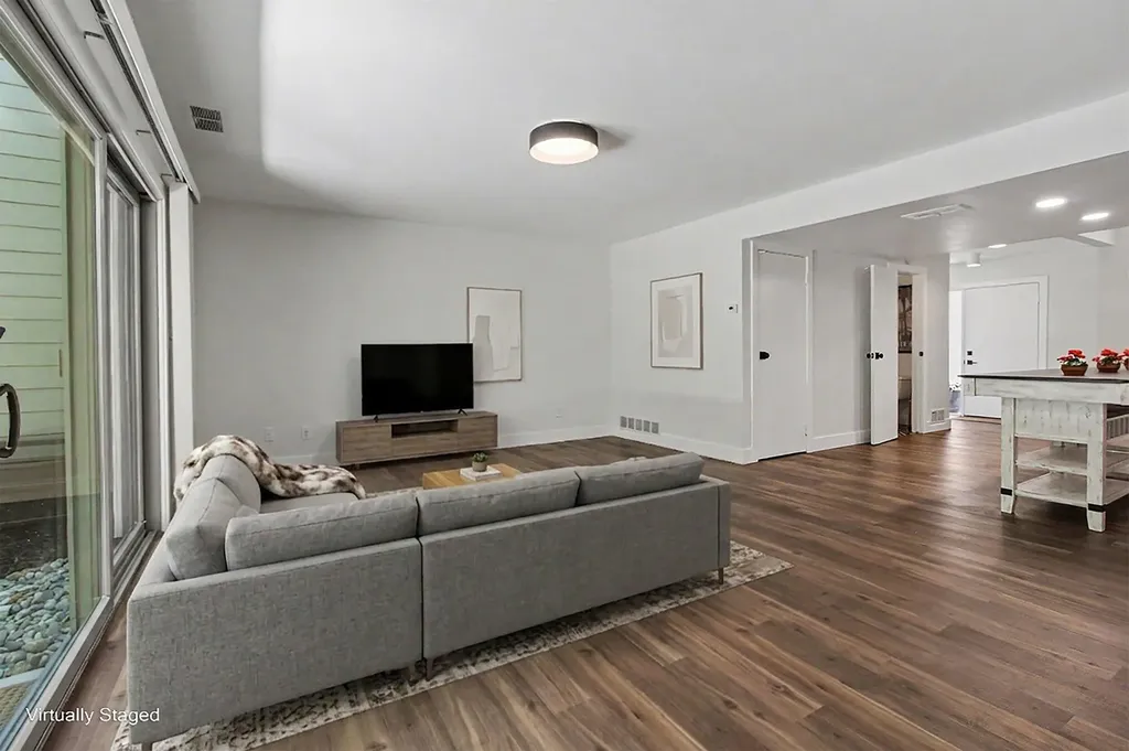 731 Skynob Drive Ann Arbor City MI 48105