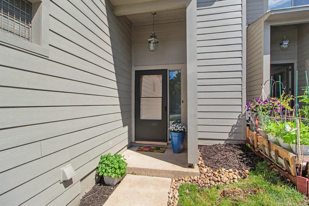731 Skynob Drive Ann Arbor City MI 48105