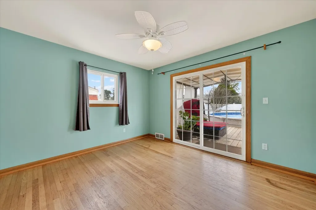 6950 Mohican Lane Westland City MI 48185