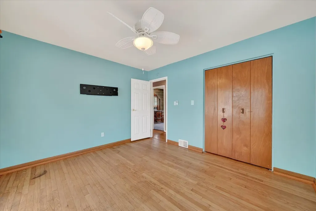 6950 Mohican Lane Westland City MI 48185