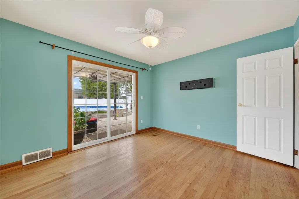 6950 Mohican Lane Westland City MI 48185
