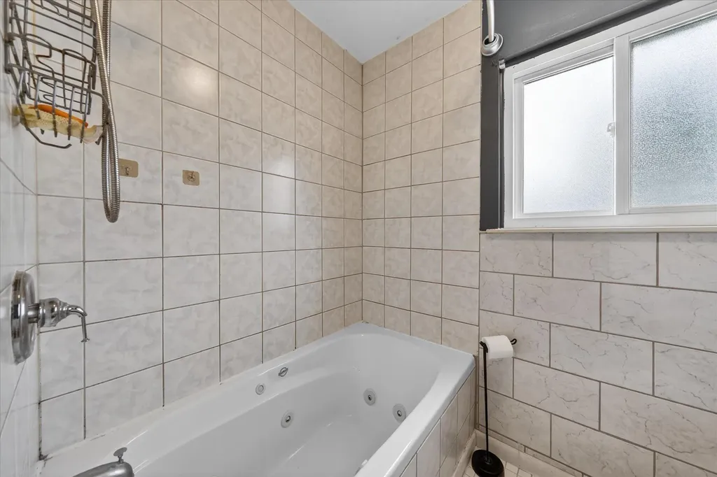 6950 Mohican Lane Westland City MI 48185