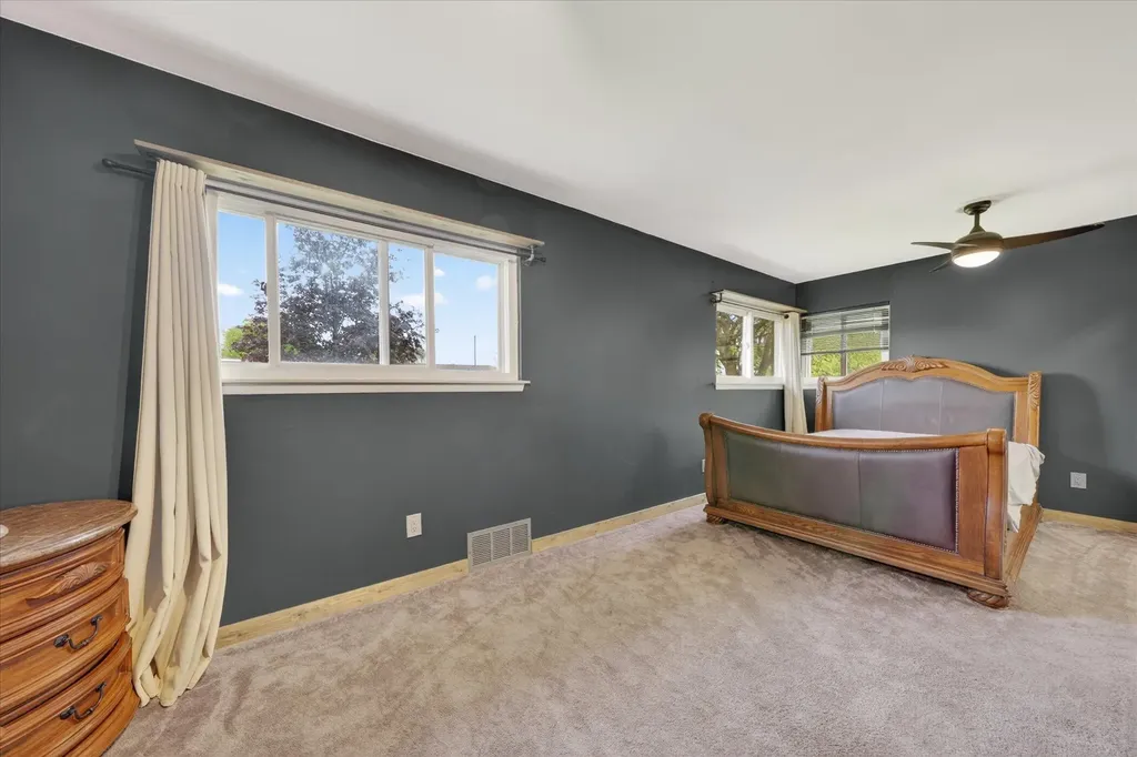 6950 Mohican Lane Westland City MI 48185
