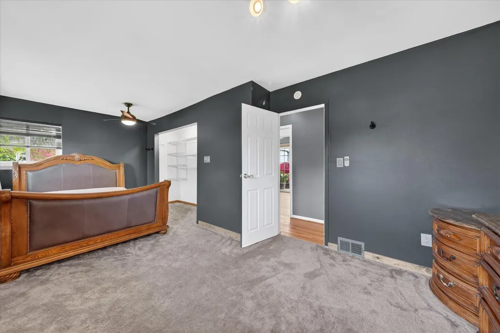 6950 Mohican Lane Westland City MI 48185