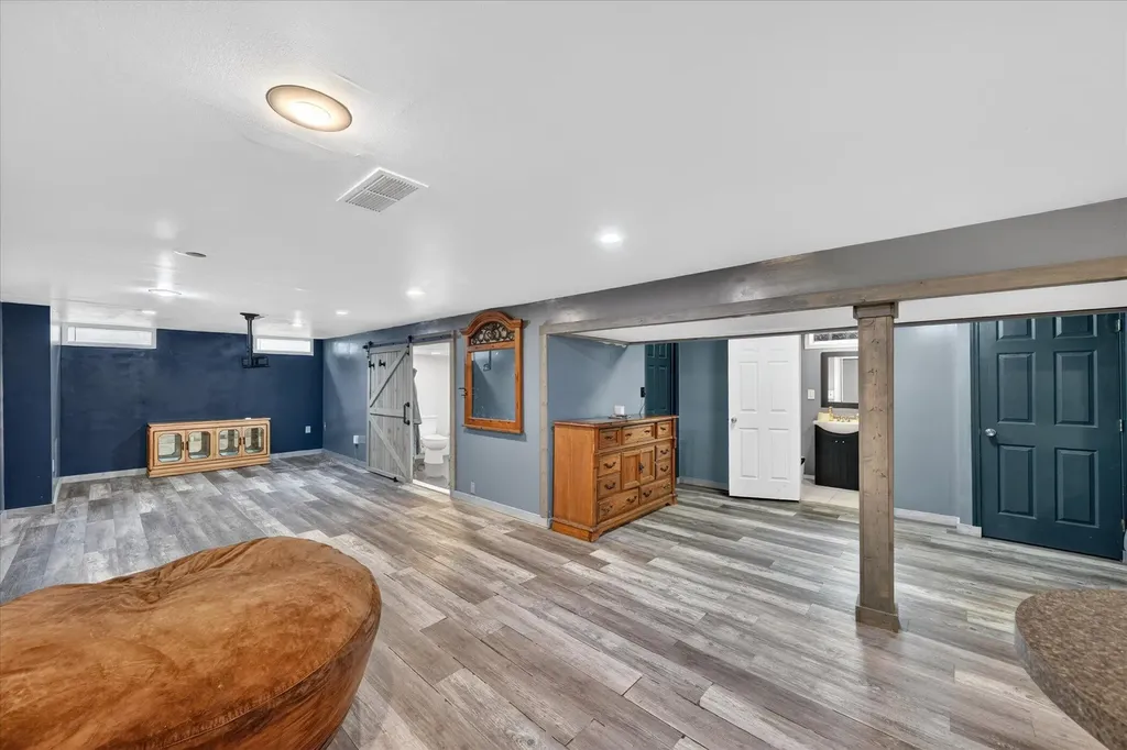 6950 Mohican Lane Westland City MI 48185