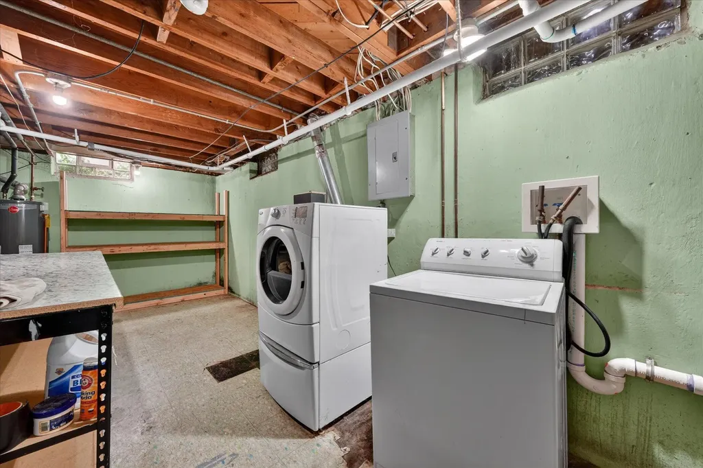 6950 Mohican Lane Westland City MI 48185