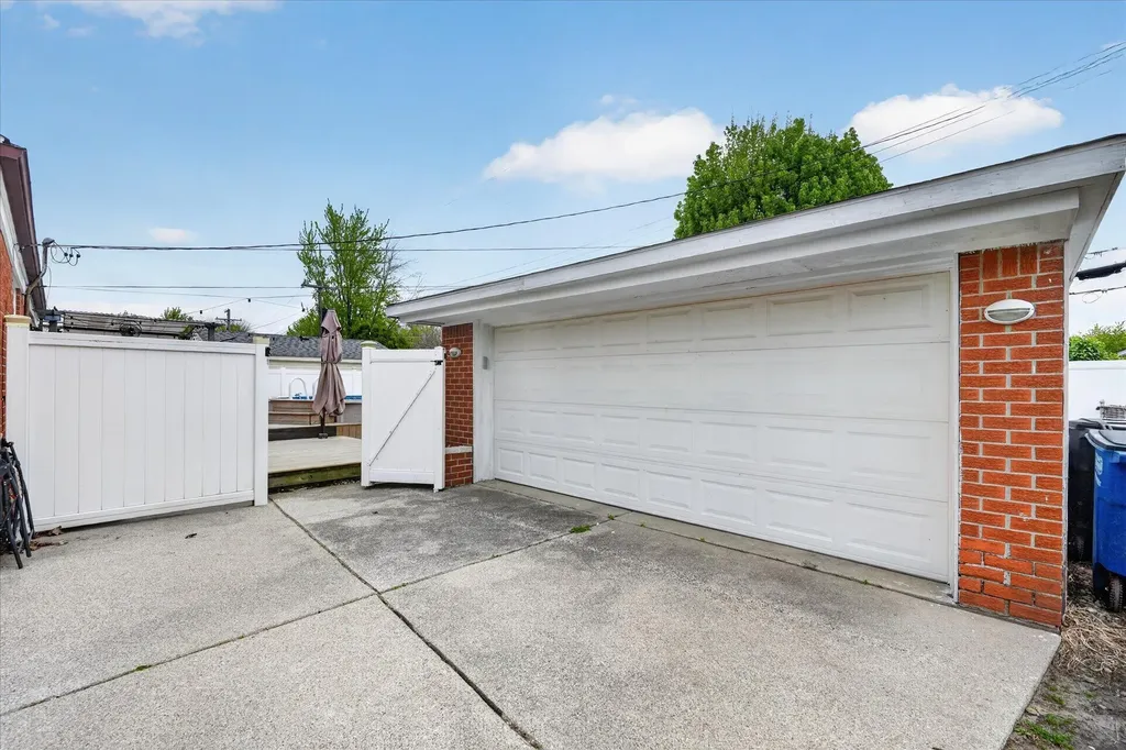 6950 Mohican Lane Westland City MI 48185