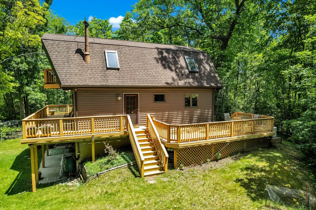 17777 Cavanaugh Lake Road Sylvan Township MI 48118