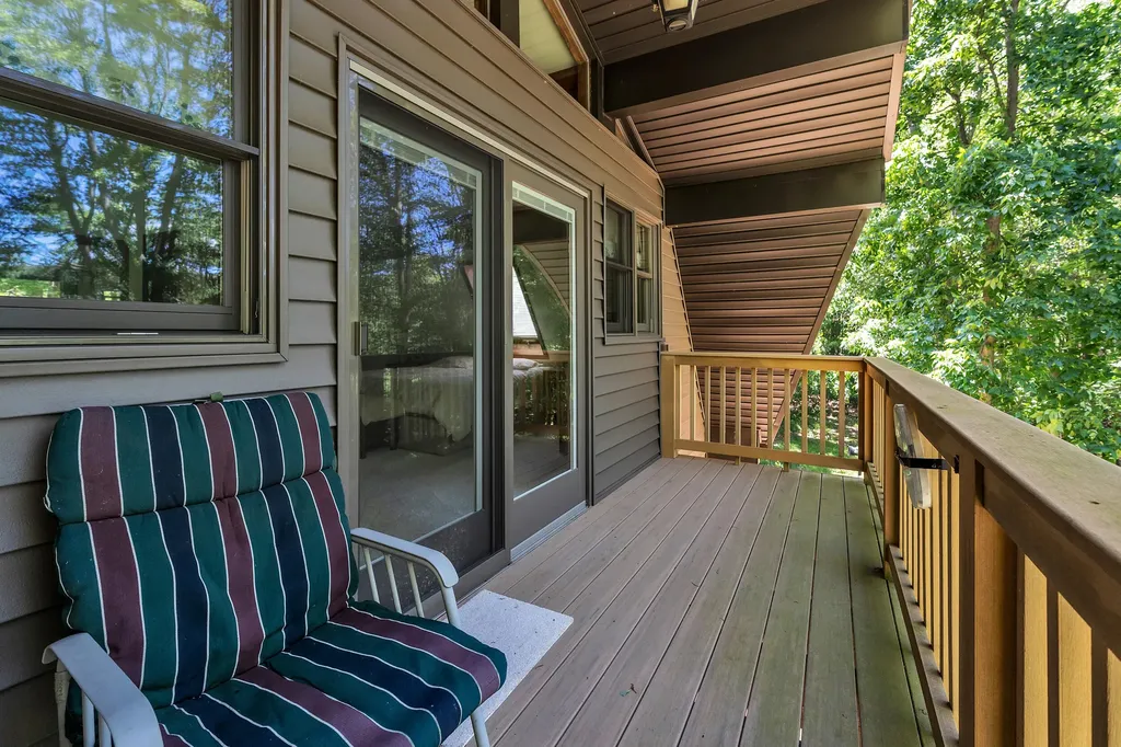 17777 Cavanaugh Lake Road Sylvan Township MI 48118