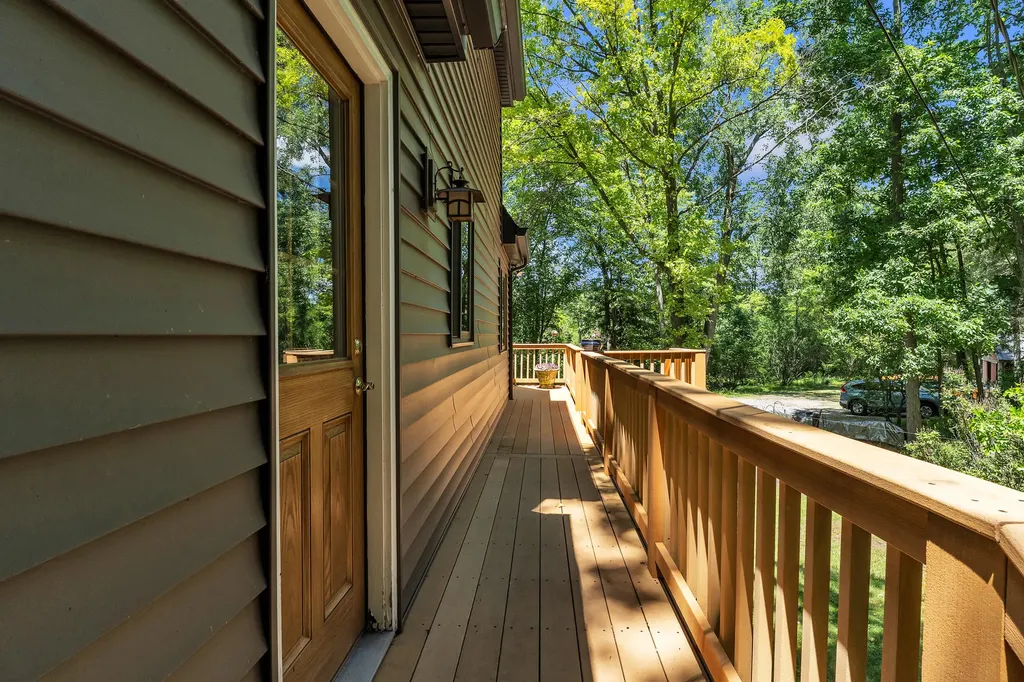 17777 Cavanaugh Lake Road Sylvan Township MI 48118