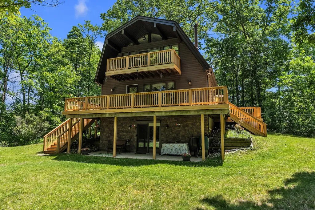 17777 Cavanaugh Lake Road Sylvan Township MI 48118