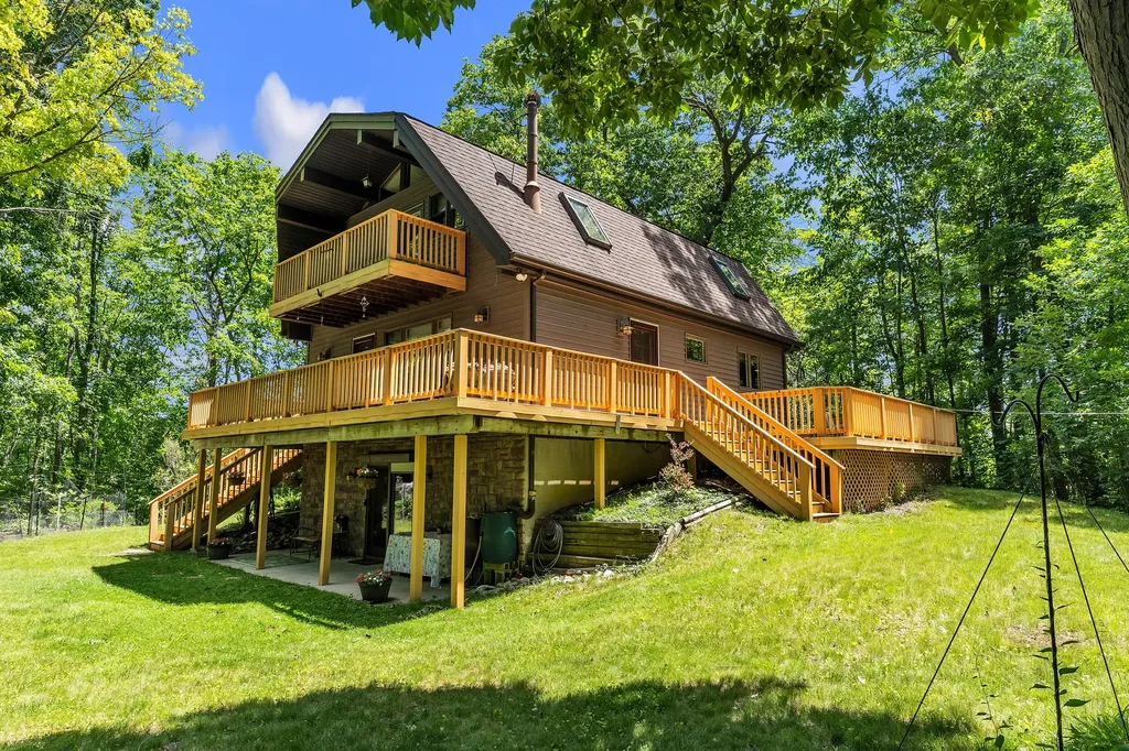 17777 Cavanaugh Lake Road Sylvan Township MI 48118