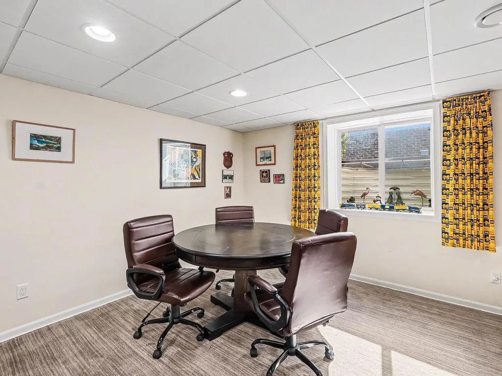 567 Ivyland Street Ann Arbor City MI 48108