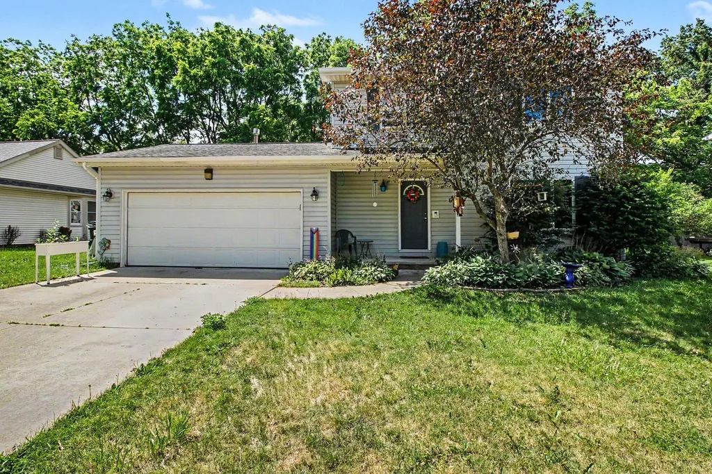 2250 Eads Place Oceola Township MI 48843