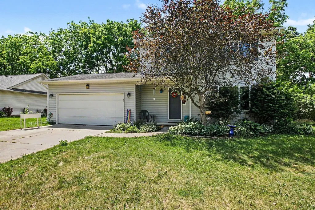 2250 Eads Place Oceola Township MI 48843