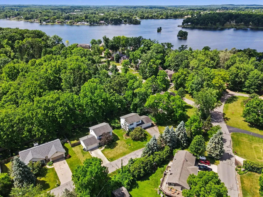 2250 Eads Place Oceola Township MI 48843