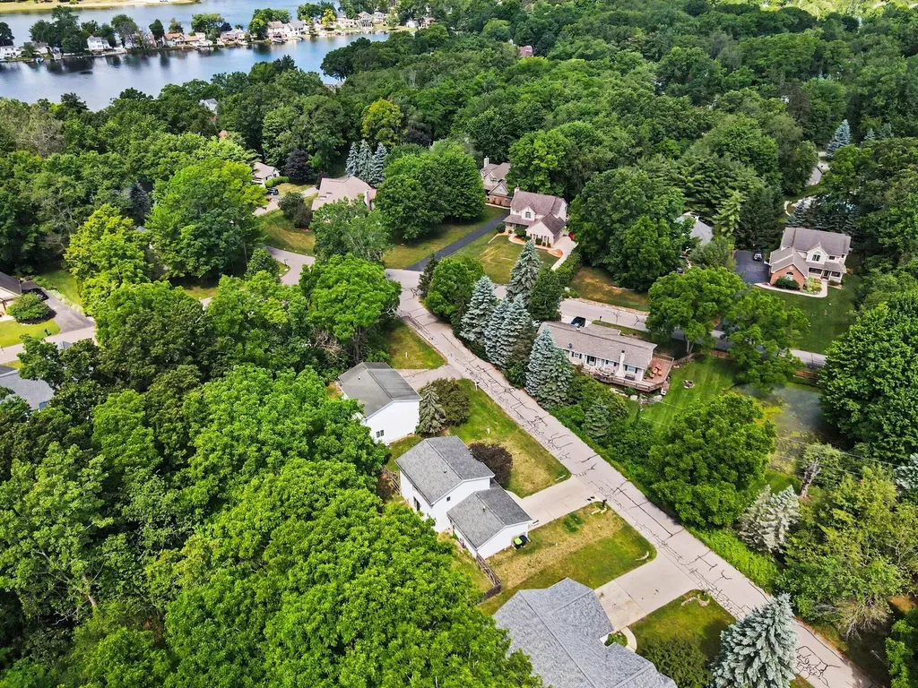 2250 Eads Place Oceola Township MI 48843