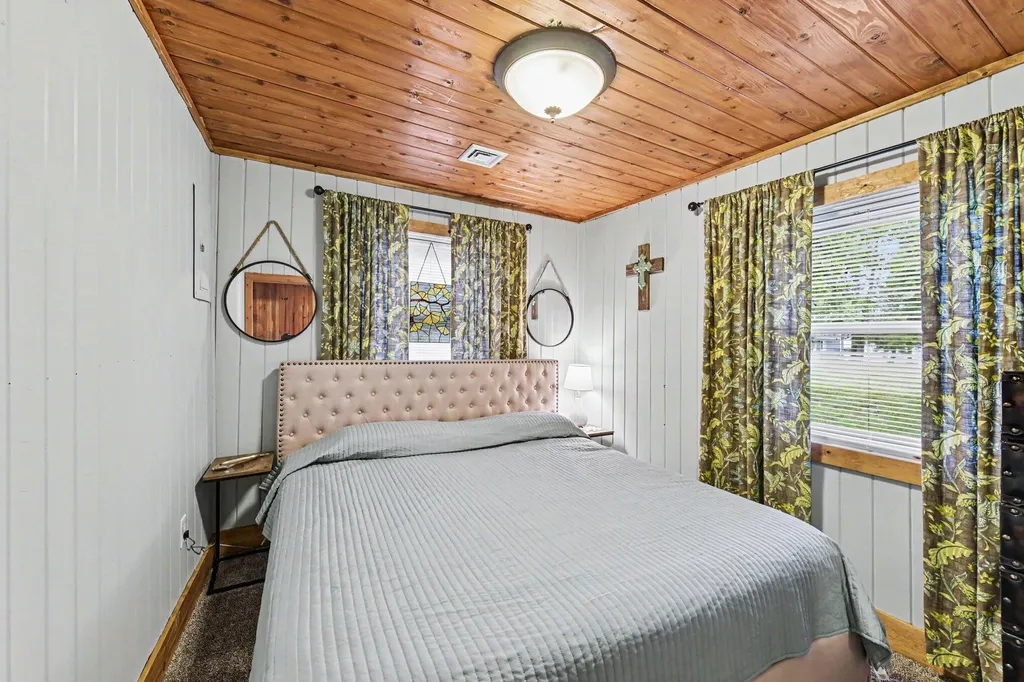 6470 Margaret Lane Cheboygan City MI 49749
