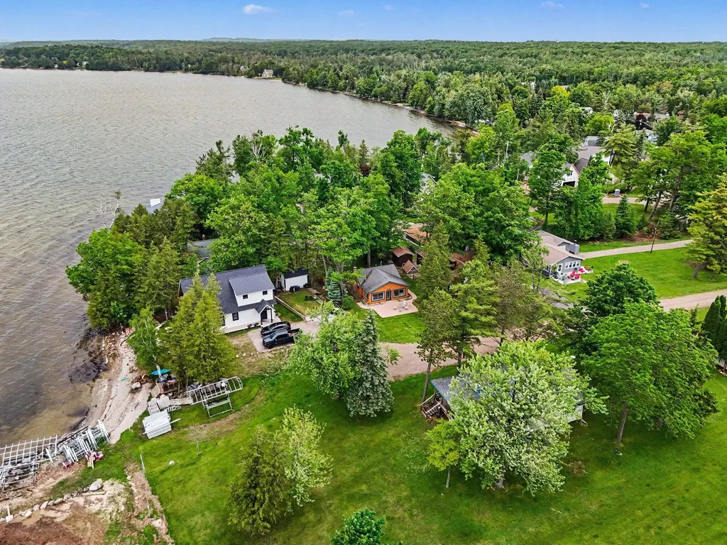6470 Margaret Lane Cheboygan City MI 49749