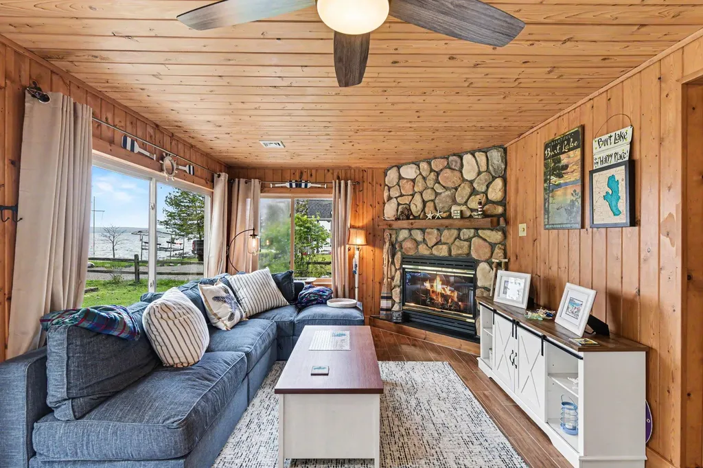 6470 Margaret Lane Cheboygan City MI 49749