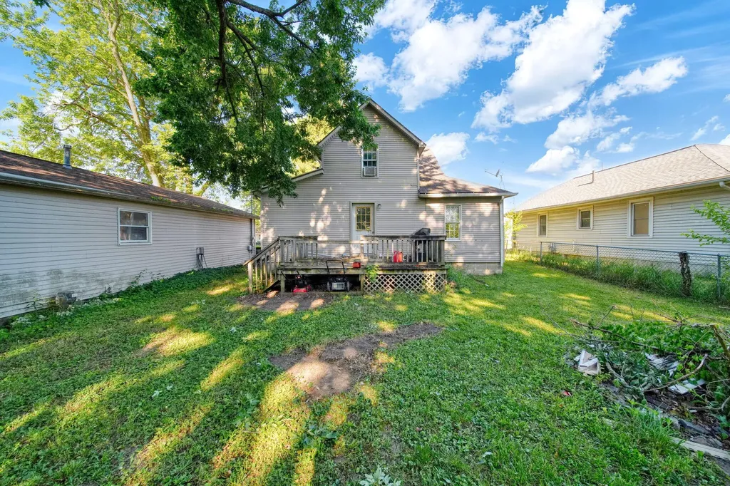 727 Oak Street Adrian City MI 49221