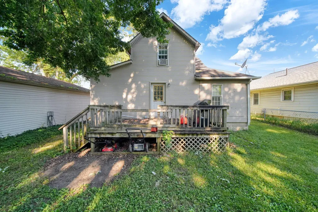 727 Oak Street Adrian City MI 49221