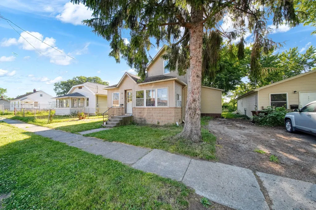 727 Oak Street Adrian City MI 49221
