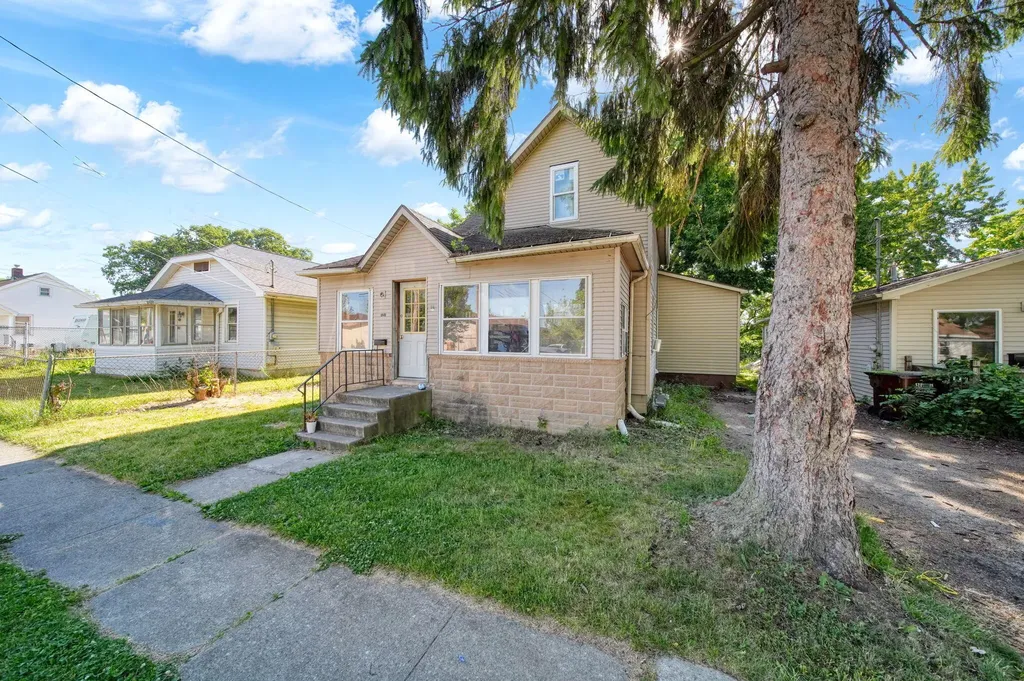727 Oak Street Adrian City MI 49221