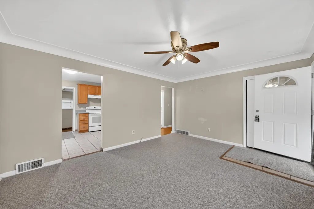 29360 Howard Avenue Madison Heights City MI 48071