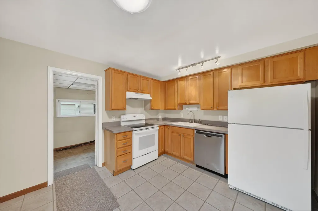 29360 Howard Avenue Madison Heights City MI 48071