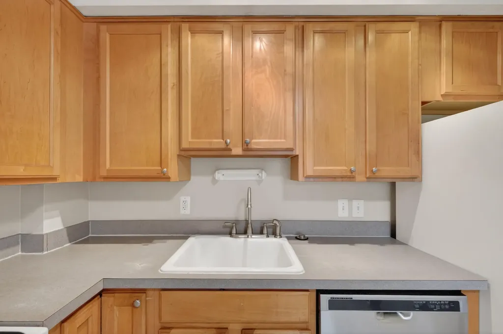 29360 Howard Avenue Madison Heights City MI 48071