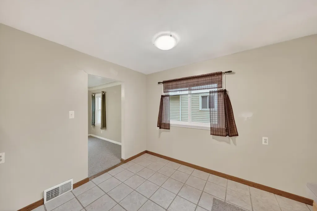 29360 Howard Avenue Madison Heights City MI 48071
