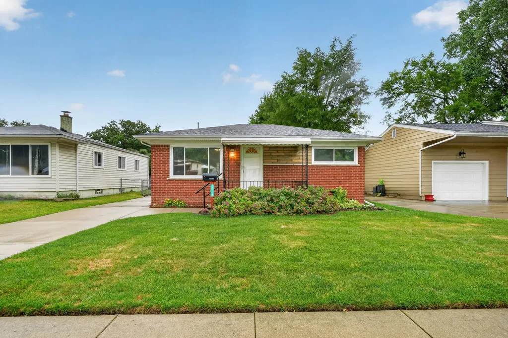 29360 Howard Avenue Madison Heights City MI 48071