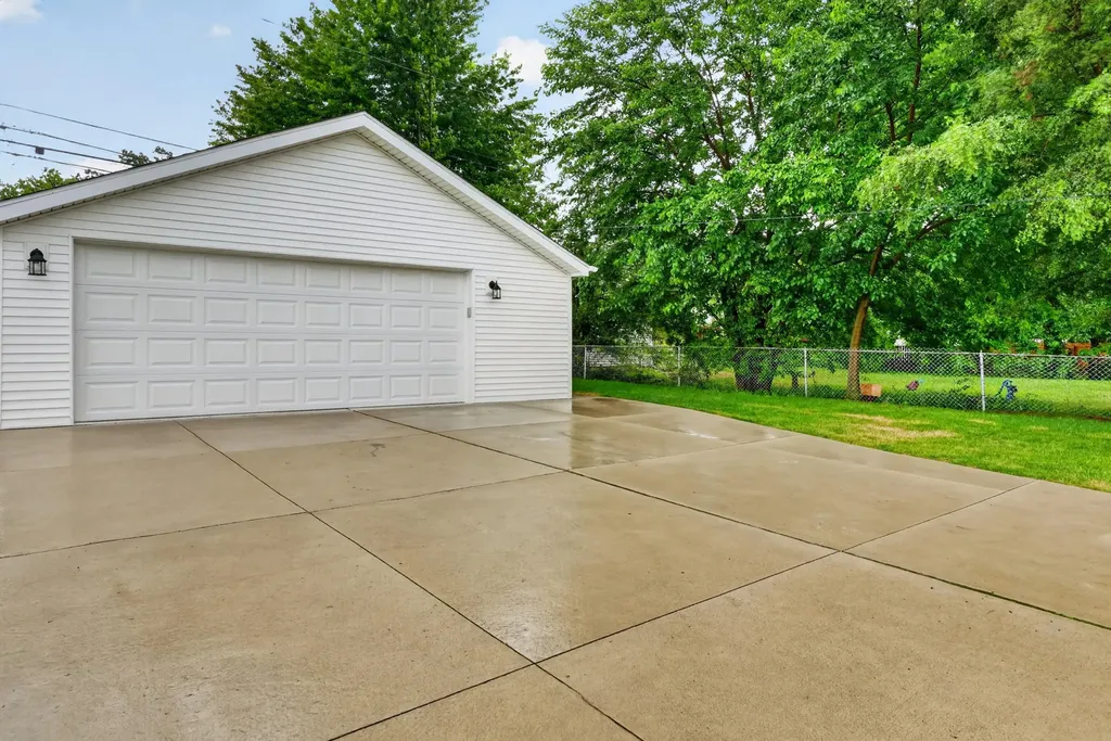 29360 Howard Avenue Madison Heights City MI 48071