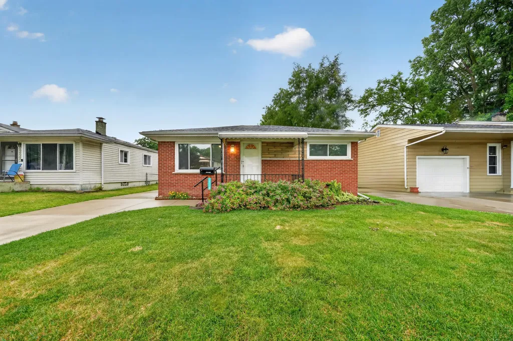 29360 Howard Avenue Madison Heights City MI 48071
